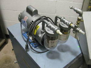 VERY NICE GAST VACUUM PUMP MODEL 0822-V122-G271X