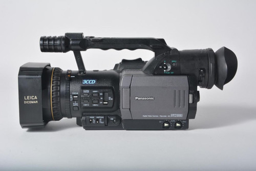 Panasonic AG-DVX100B 3CCD Mini DV Camcorder Digital Video Camera Recorder w/Case