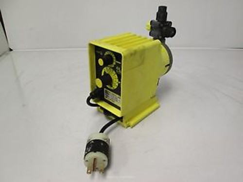 LMI P163-168S Metering Pump 230VAC 50/60Hz 0.7A 2GPH Flow 50PSI w/ Straight Plug