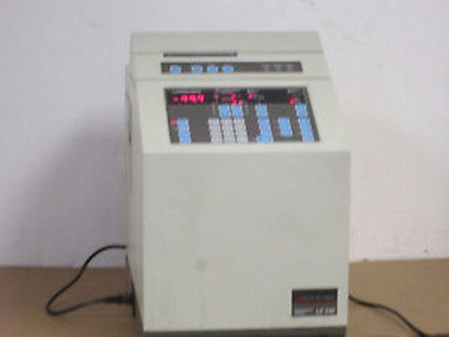 Perkin Elmer  L226-0103  Model LC 240 HPLC Fluorescence Detector, 120V, 2.0A