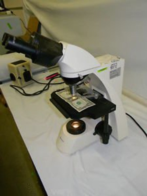 VWR Vistavision Microscope, 4x, 10x, 40x, 100x Objectives, 10x Eyepieces