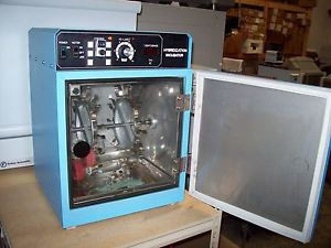 Robbins Scientific Hybridization Incubator 1040-00-1 Nice Condition Bottles