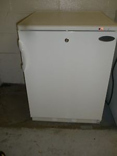 NORLAKE SCIENTIFIC (TESTED AT -4 DEGREES)  LAB FREEZER LF041WWW/OM