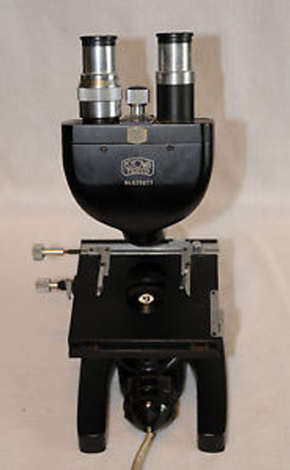 Vintage KYOWA KHB-2 No. 625077 Microscope with case