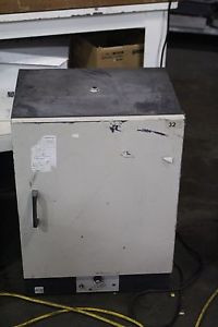 LAB-LINE L-C OVEN 3512 WORKING