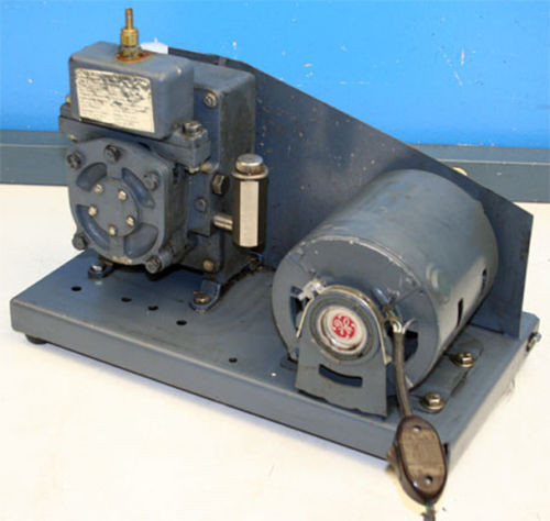 Welch 1400 Duo-Seal Two-Stage Vacuum Pump