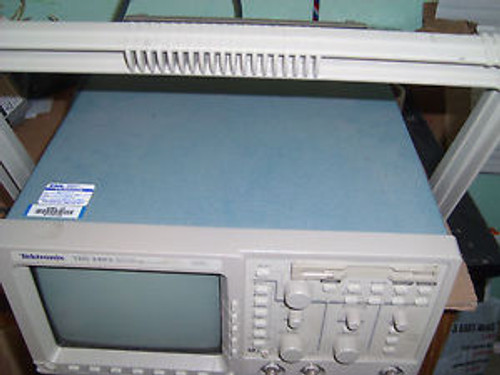 Tektronix TDS340A Two channel 100MHz 500MS/Sec    Digital Real Time Oscilloscope