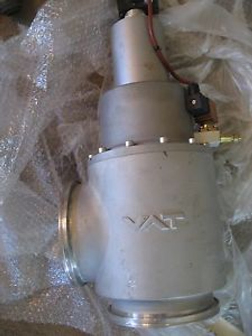 VAT Pneumatic Right Angle Vacuum Bellows Valve  # F26-79818 / 0023  6 HUGE