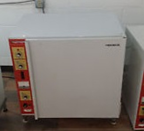 Heraeus D-6450 6000 Series Incubator - Gravity Convection Gas Jacketed CO2