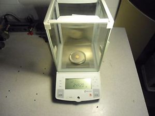 Ohaus Explorer E00640 Analytical Digital Balance Scale Max 62g