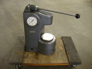 30 Ton Press C-30 Compression Tester, RIIC London, England Lab Scientific
