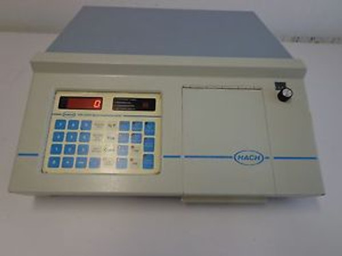Hach Single Beam Water Spectrophotometer DR/3000 HACH DR 3000