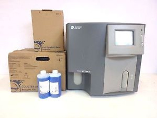 Beckman Coulter AcT diff 2 Hematology Analyzer Medical w/ Reagent Kit & Bottles