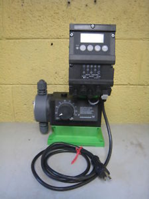 Grundfos DMX 221 Mechanical Diaphragm Dosing Pump w/ Digital Controller Used