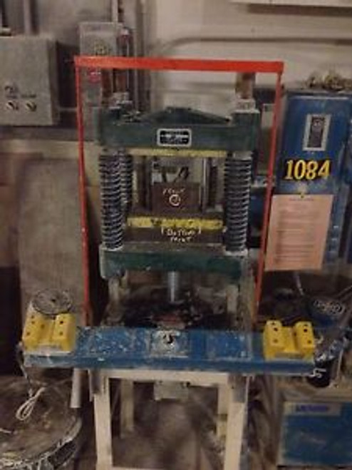 Carver Hydraulic 12 Ton Press Model 2696 Lab Use