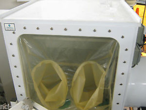 PARKBIO ISOLATOR GLOVE BOX WITH HYDRAULIC TABLE