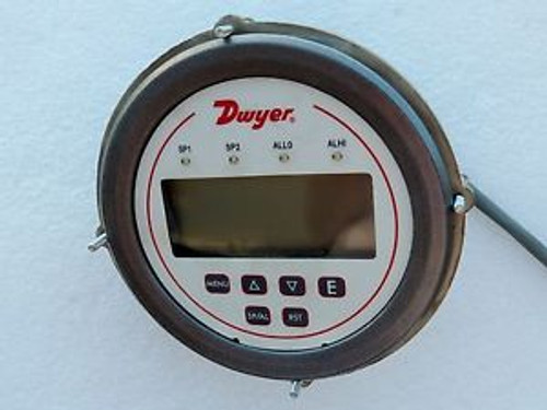 New Dwyer Dh3-006 Digihelic Differential Pressure Controller 0-5 W.C. Range