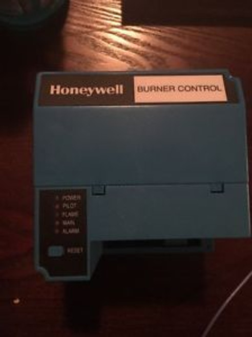 HONEYWELL BURNER CONTROL RM7800 G 1018 RM7800G1018