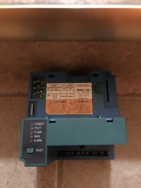 Honeywell RM7800-L-1046 Burner Control Module PLC Burner Programer