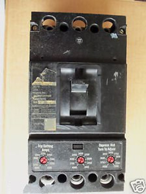 WESTINGHOUSE MCP MCP534000C 3 POLE 400 AMP CIRCUIT BREAKER CHIPPED