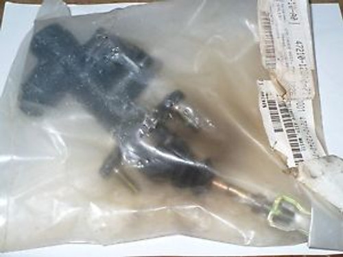 Toyota 47210-12240-71 Master Cylinder Assembly , New