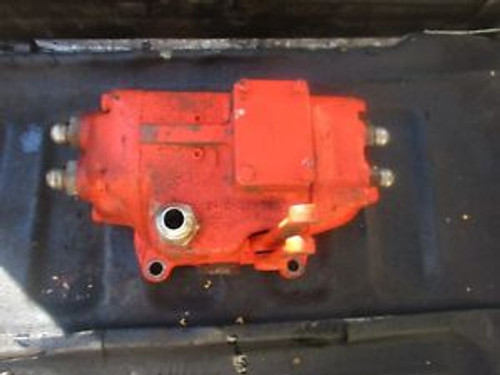 1975 Case 1370 Tractor Hydraulic Valve