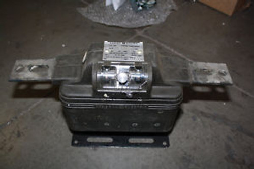 GE GENERAL ELECTRIC 753X40G38 TYPE JKM-3 300:5 RATIO CURRENT TRANSFORMER