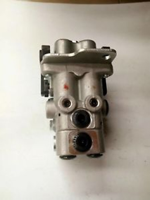 702-16-04250 Pilot Valve For Travel Motor Fits Komatsu Pc200-8 Pc200-7 Pc160-7