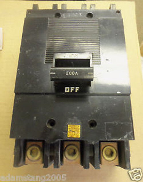 Square D 997326 3 pole 200 amp circuit breaker ml-3 USED