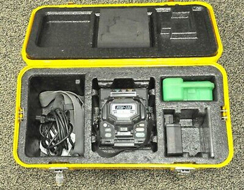 Fujikura 18S Fiber Optic Fusion Splicer W/ Ct-30 Ct06 Cleaver 1926 Arc Count