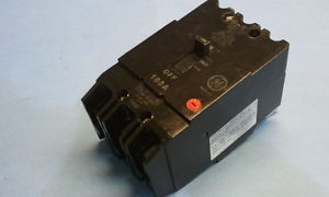Interruttore Automatico GE TEY3100, 3 Poli, 100 Amp, 480/277V, Nuovo Senza Scatola