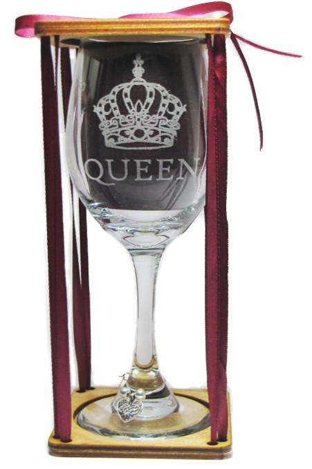 King Pint Glass and Queen Stemmed Wine Glass in Gift Packaging with Free Charm