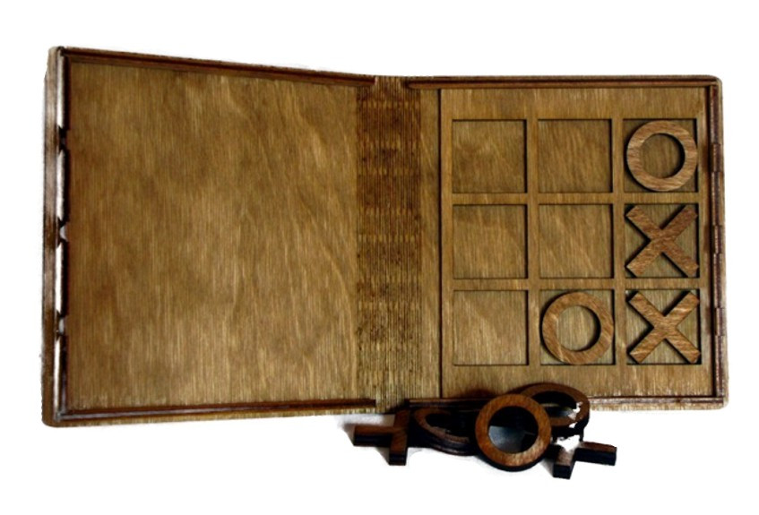 Tic-Tac-Toe in Beautiful Baltic Birch Library Case