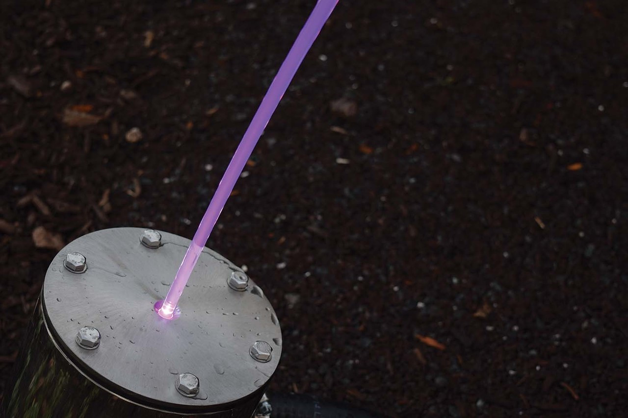 Arching Laminar Stream Fountain