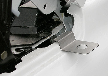 Comet AVANTPF - No Hole Antenna Mounting Bracket - 2004-2006 Chevy