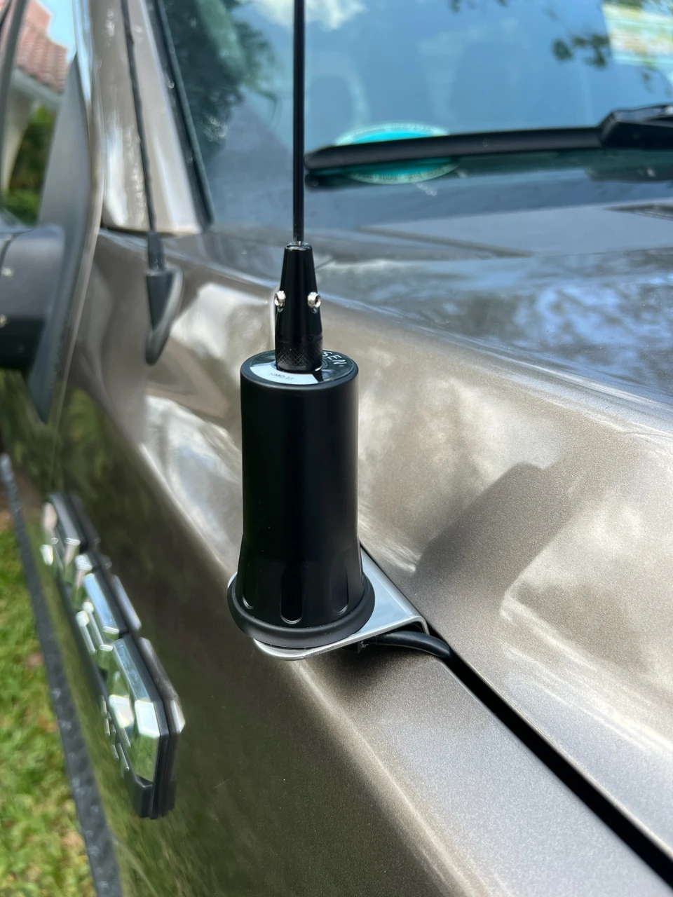 2015-2020 - Ford - No Drill Antenna Fender Mounting Bracket - AM-412-DRV