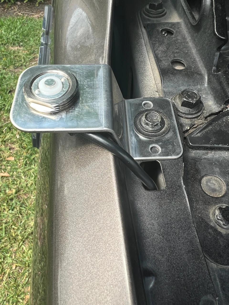 2015-2020 - Ford - No Drill Antenna Fender Mounting Bracket - AM-412-DRV