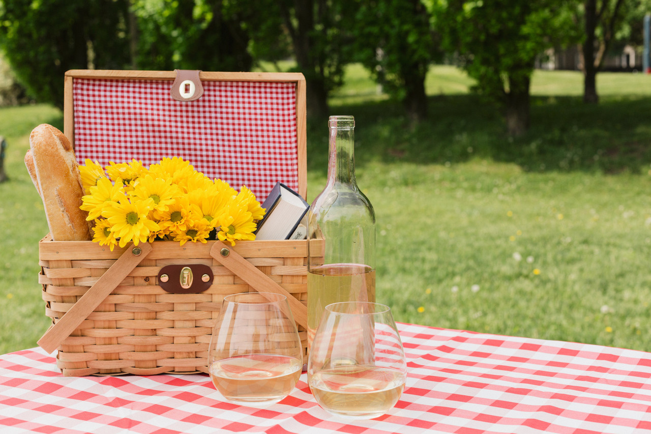 Buy Wholesale QI003081 Picnic Basket Gingham Lined with Folding