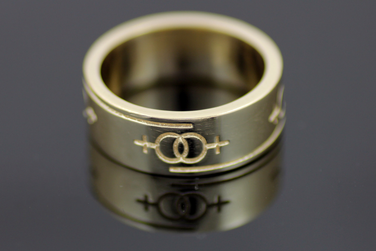9 ct Gold  FF symbols RING