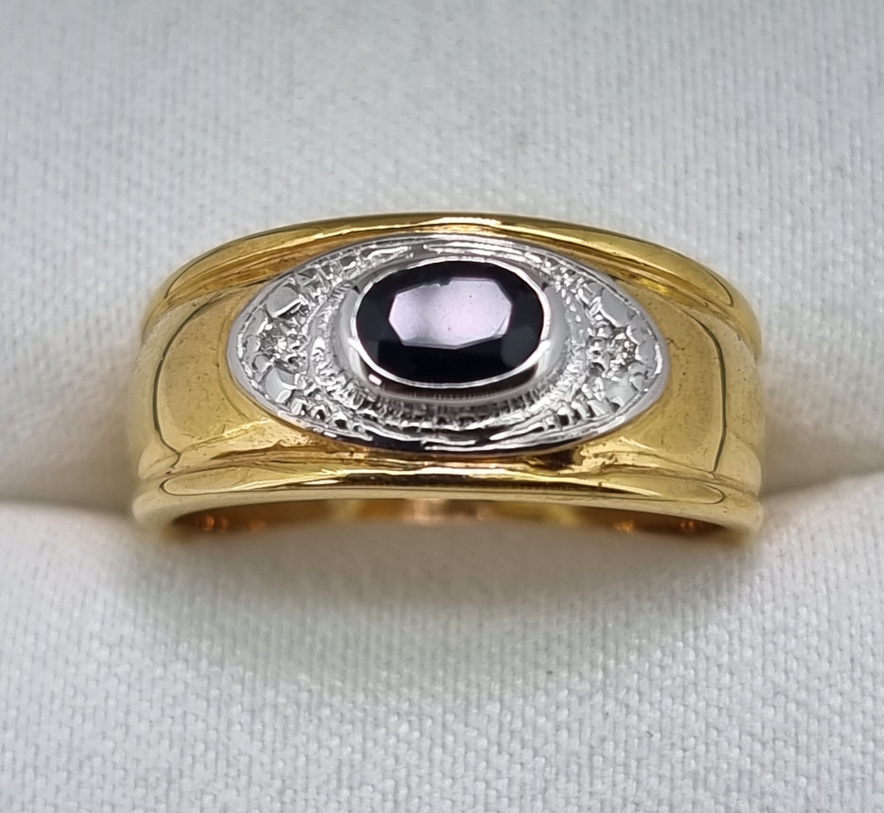 9ct Gold Australian Sapphire ring 