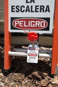 Accuform KLB426 - Bilingual Ladder Shield™ Kit OSHA Danger: Do Not Climb On Ladder