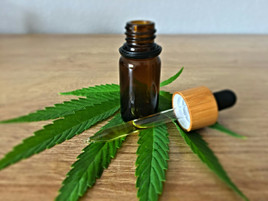 Comparing CBN with CBD: Which is Right for You?