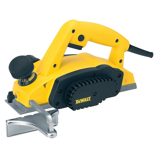 DEWALT DW680-QS 600W electric hand planer featuring a precision depth adjustment knob, 2.5mm maximum cutting depth, and 3 chamfering grooves in the front shoe.