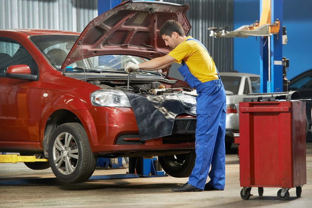 Auto Body Collision Repair: 4 Essential Tools and Equipment Auto Body Collision Repair: 4 Essential Tools and Equipment