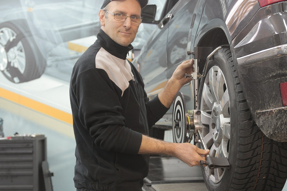 Common Mistakes When Buying Tire Changers for Your Shop