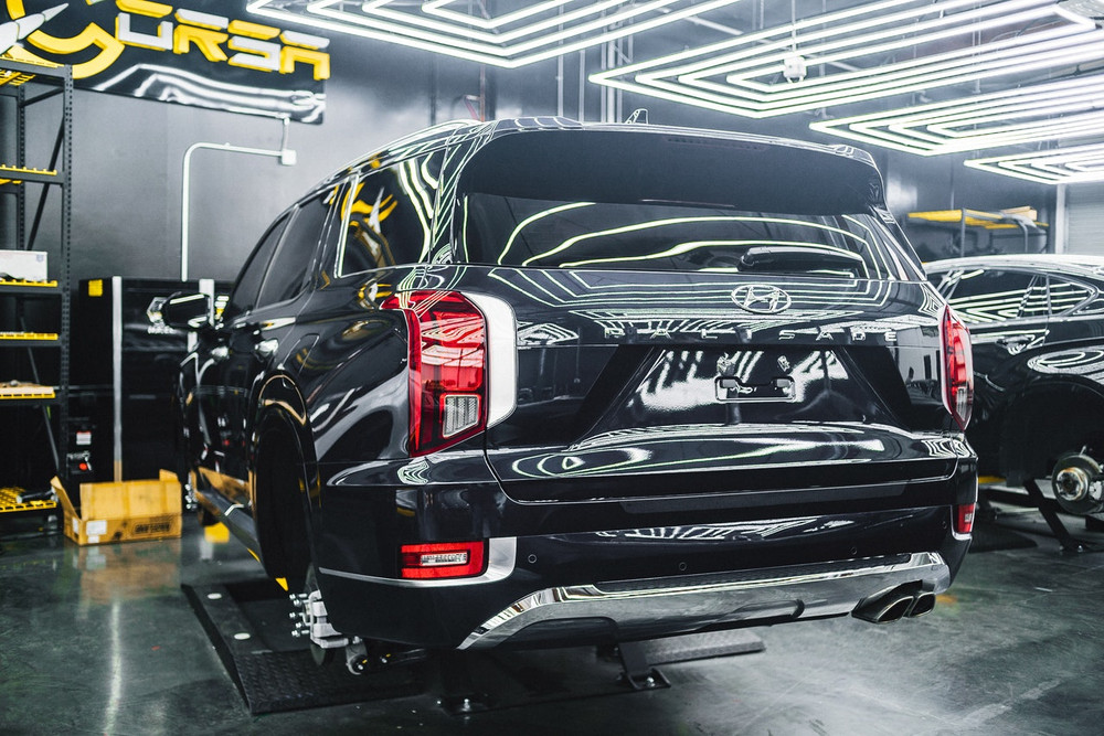 Symmetric vs. Asymmetric Two-Post Car Lift: What's the Difference? Symmetric vs. Asymmetric Two-Post Car Lift: What's the Difference?