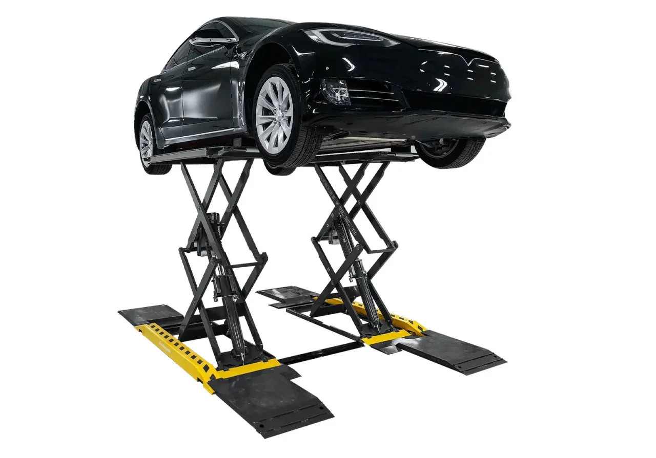 Challenger Lifts 7,700 lbs (Surface) Double scissor lift