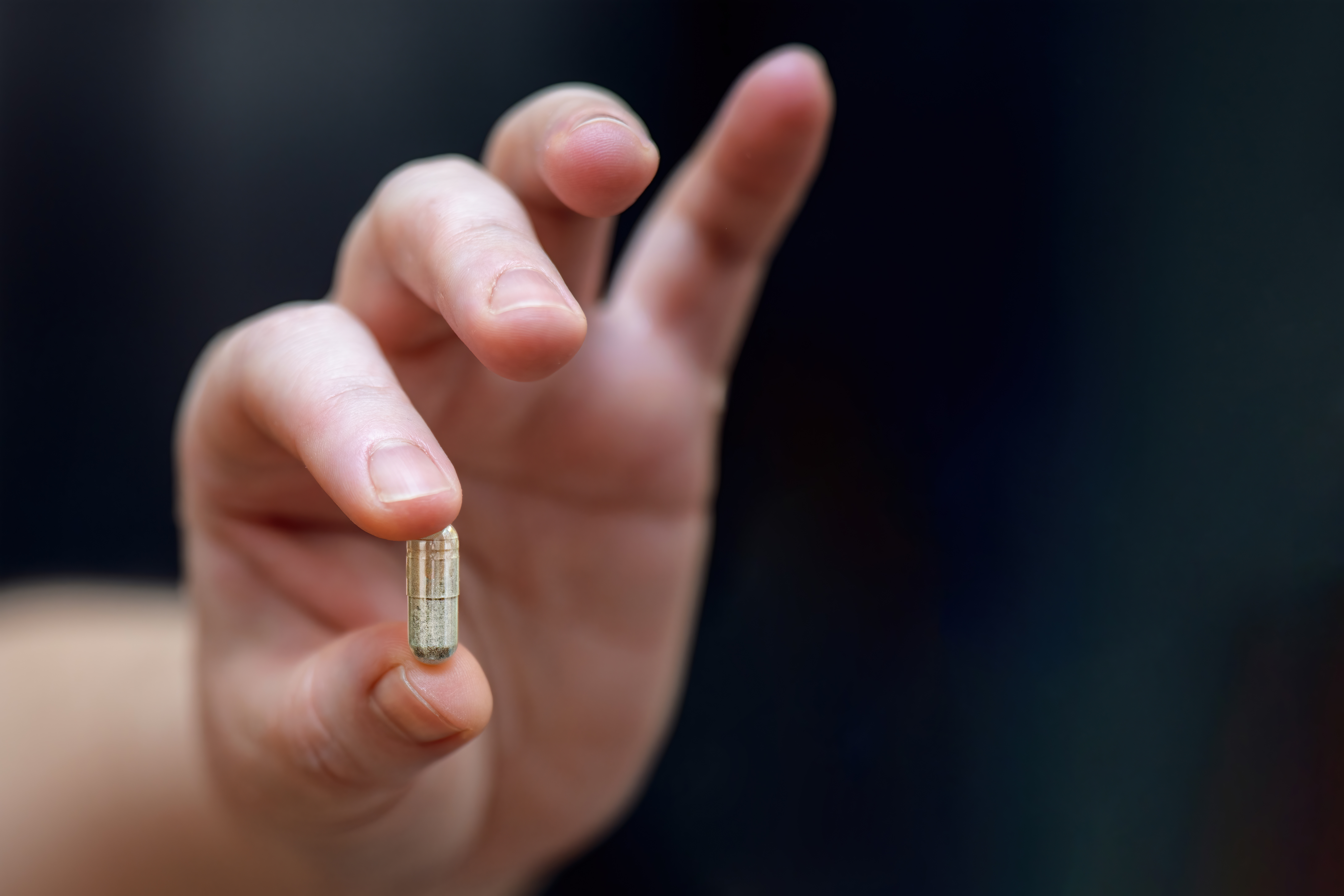 The Difference Between Chelated and Non Chelated Minerals (And Why It Matters)