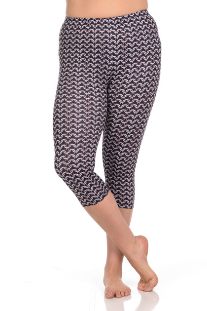 Brushed Graphic Print Chain Mail Plus Size Capris