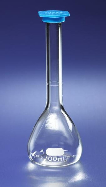 Corning® 5580-100 PYREX® 100mL Class A Volumetric Flask with Polyethylene Snap-Cap